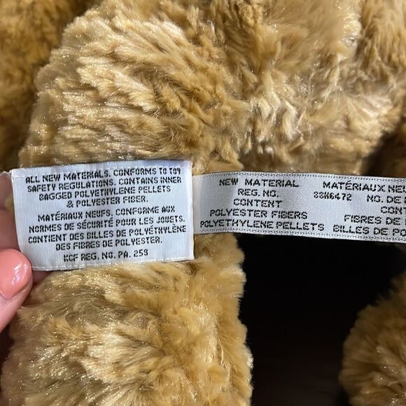 Russ Bombay Co Exclusive GILMORE 2004 7th Annual Christmas Charity Bear 16 inch - Picture 8 of 8